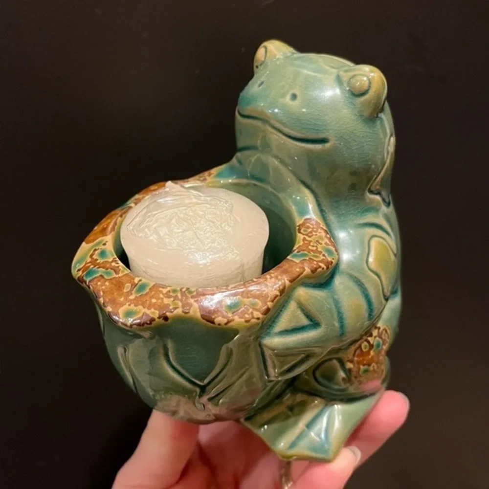 Charming Green Frog Votive Candle Holder with 2 Yankee Candle Votives